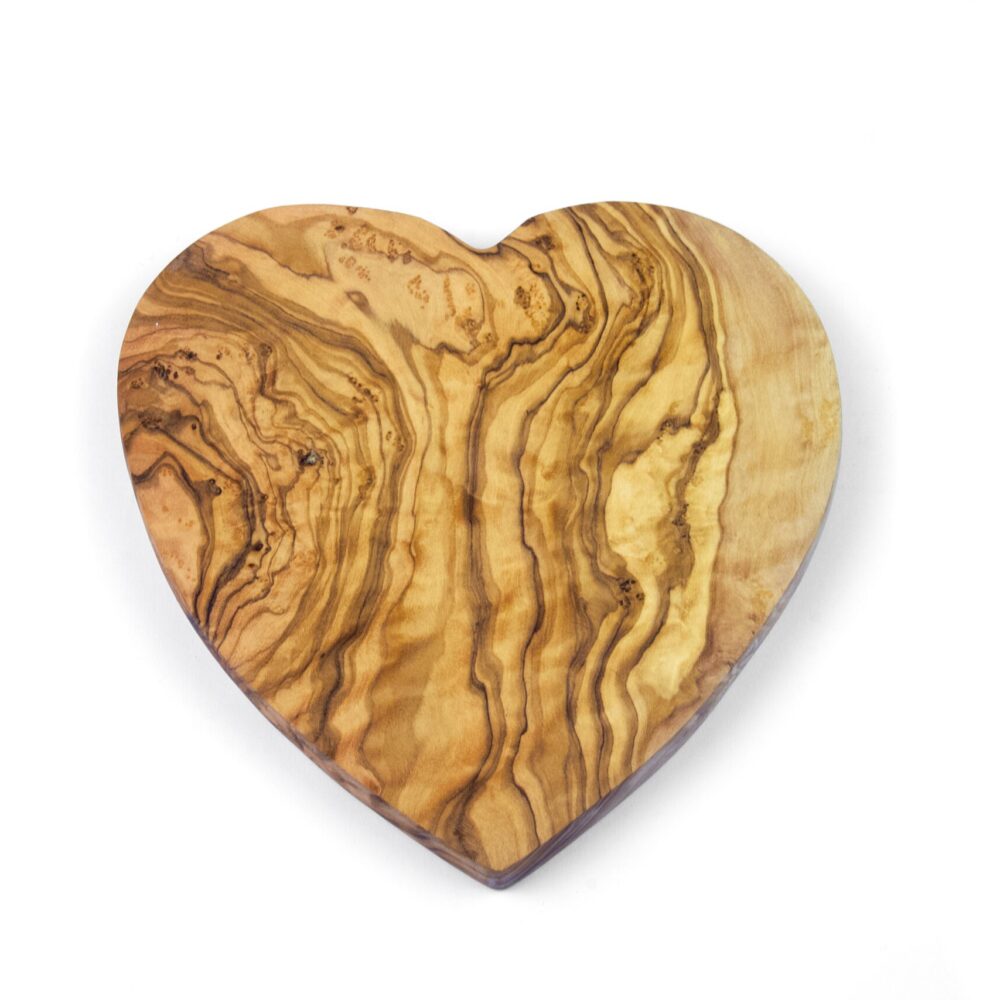 schneidebrett-herzform-olivenholz