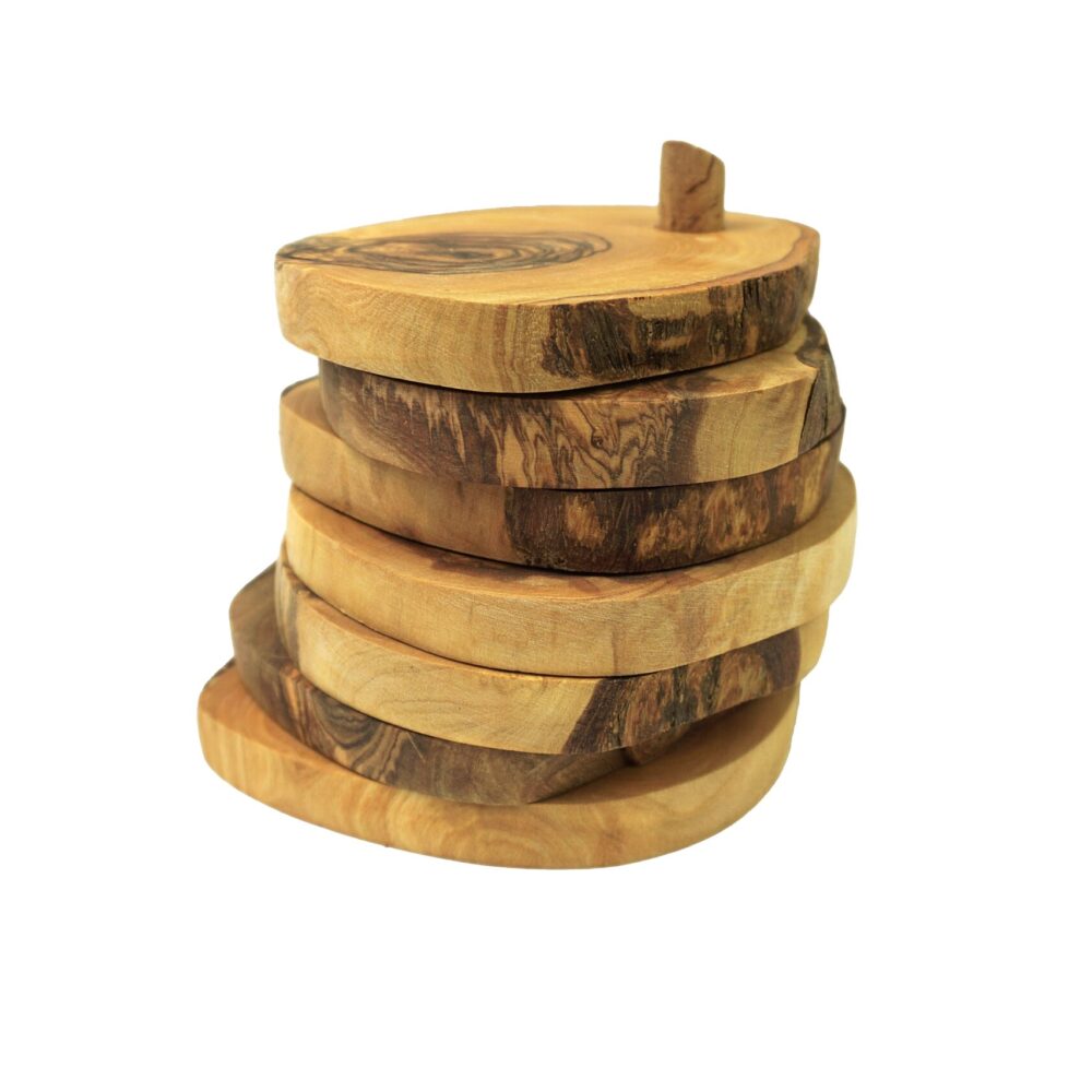 untersetzer aus olivenholz gestappelt