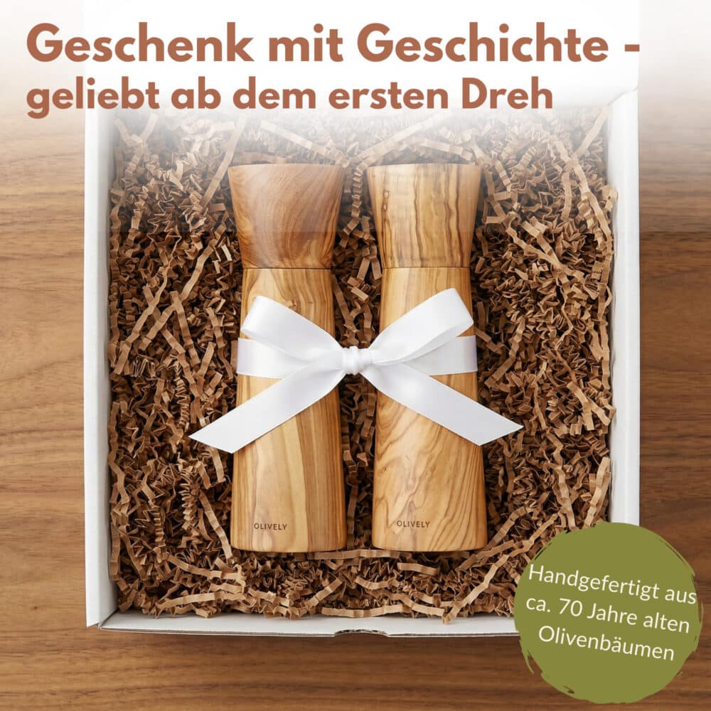 Gewürzmühlen aus Holz verpackt als Geschenk