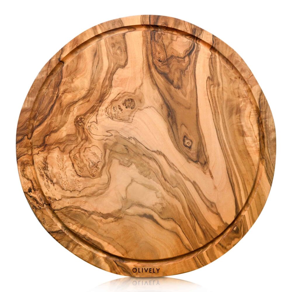 rundes-schneidebrett-olivenholz-frontal-ansicht
